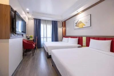 Chambre Triple avec vue sur la ville — Sky Charm Hanoi Hotel and Spa